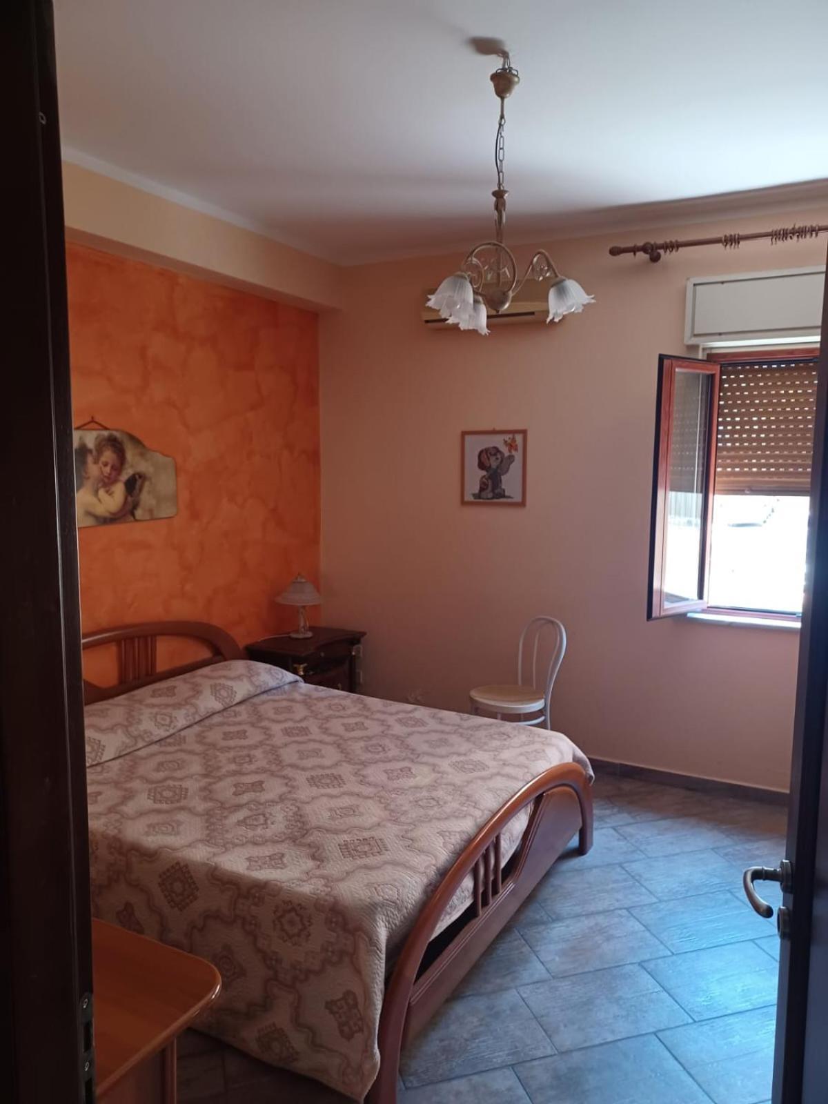 Holiday Homes Кампофеличе ди Рокела Екстериор снимка